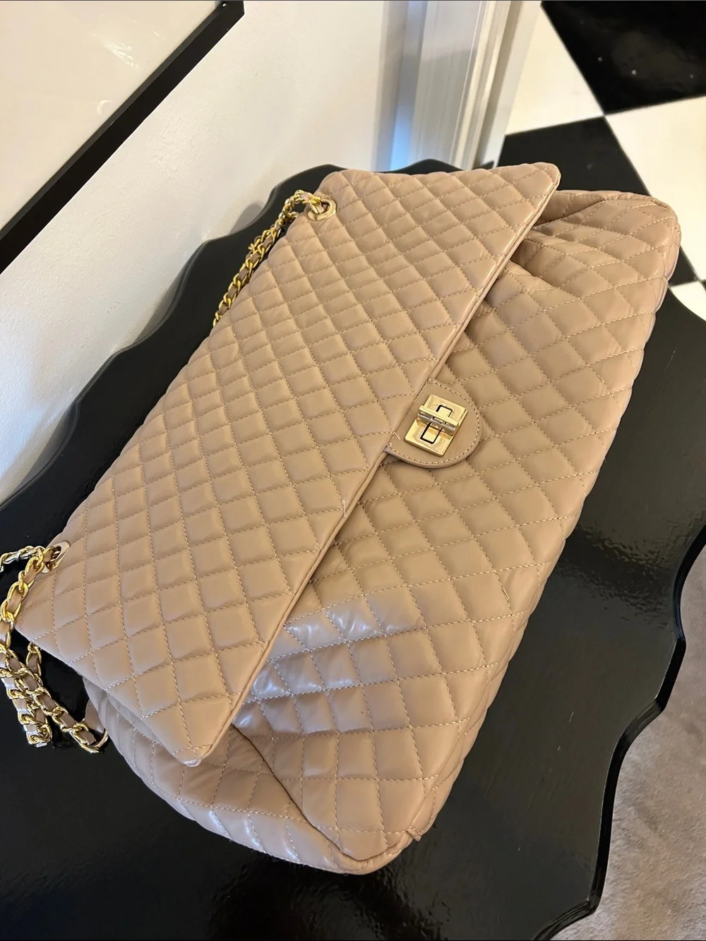 Quilted Nude Shoulder Weekender Bag with Gold Chain Large New - Picture 3 of 16